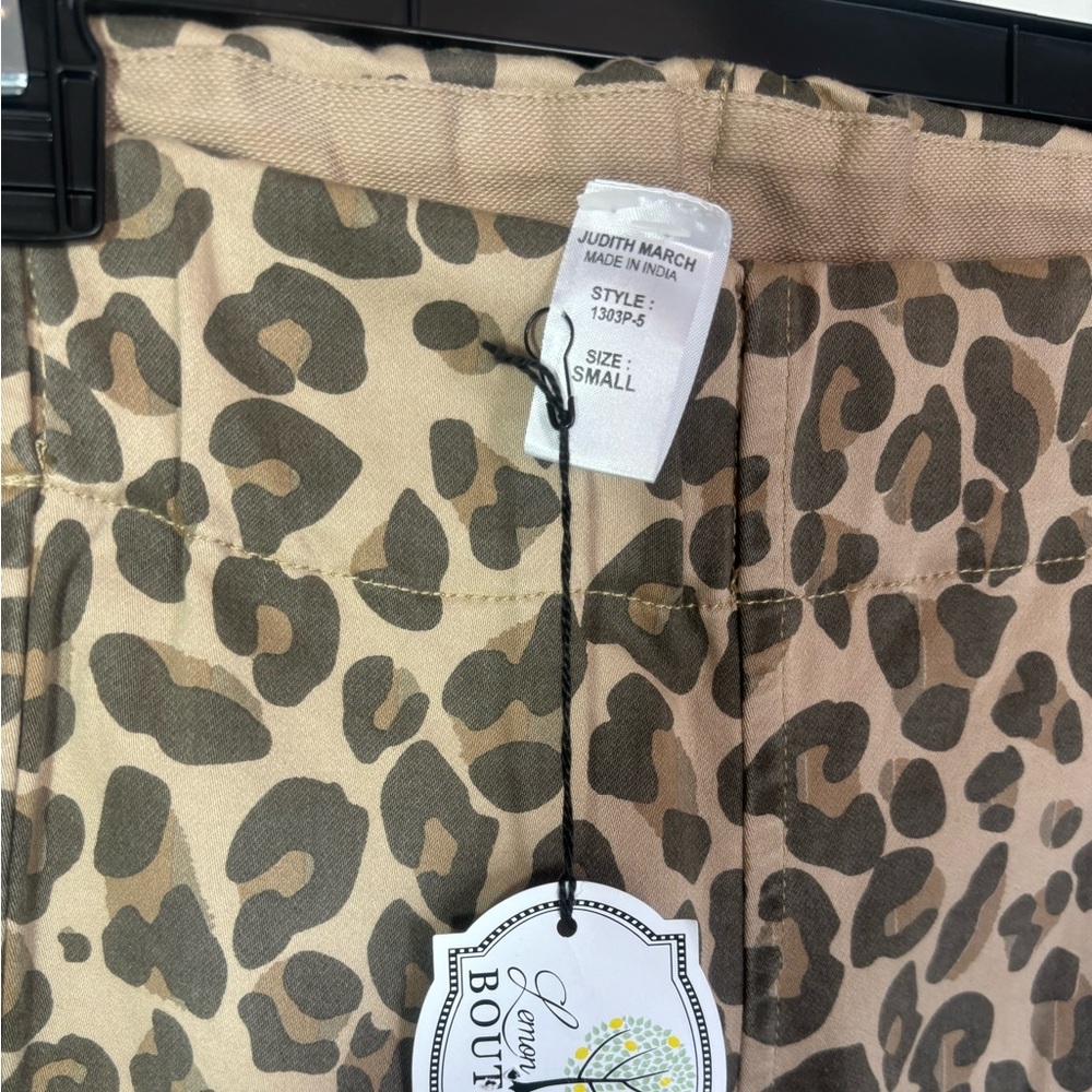 Judith March Reversible Leopard Flair Pants Size Small NWT - Picture 8 of 10